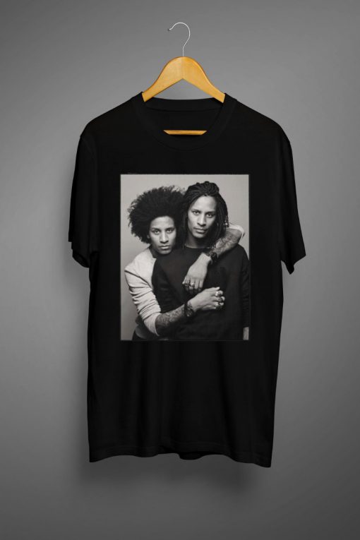 les twins Essential T-Shirt