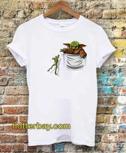 Pocket Baby Yoda Hunting Frog Star Wars T-Shirt