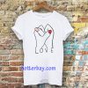 LOVE HANDS FINGER T-SHIRT